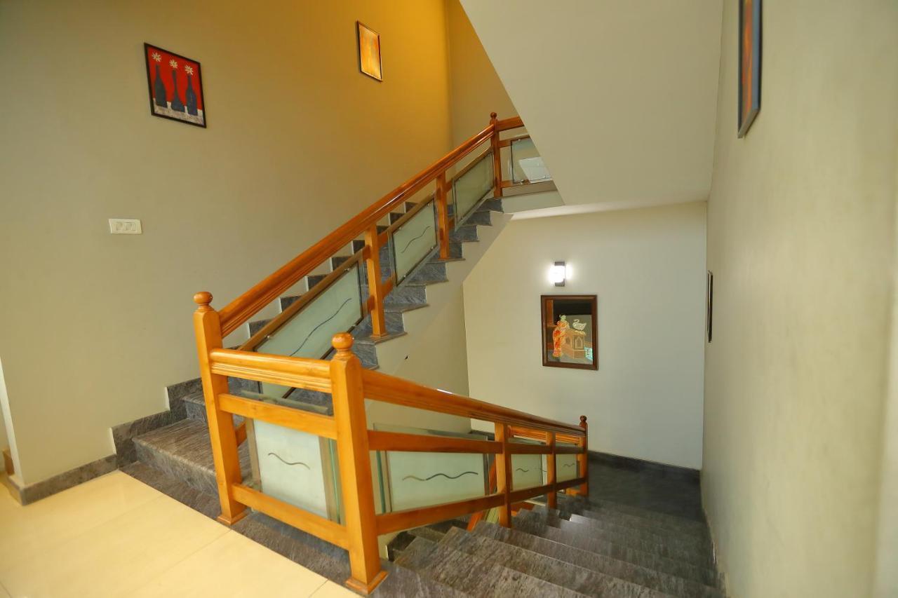 Sapphire Inn 尼杜巴塞莱 外观 照片