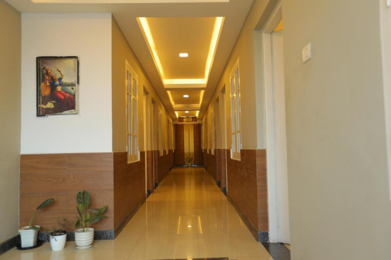 Sapphire Inn 尼杜巴塞莱 外观 照片
