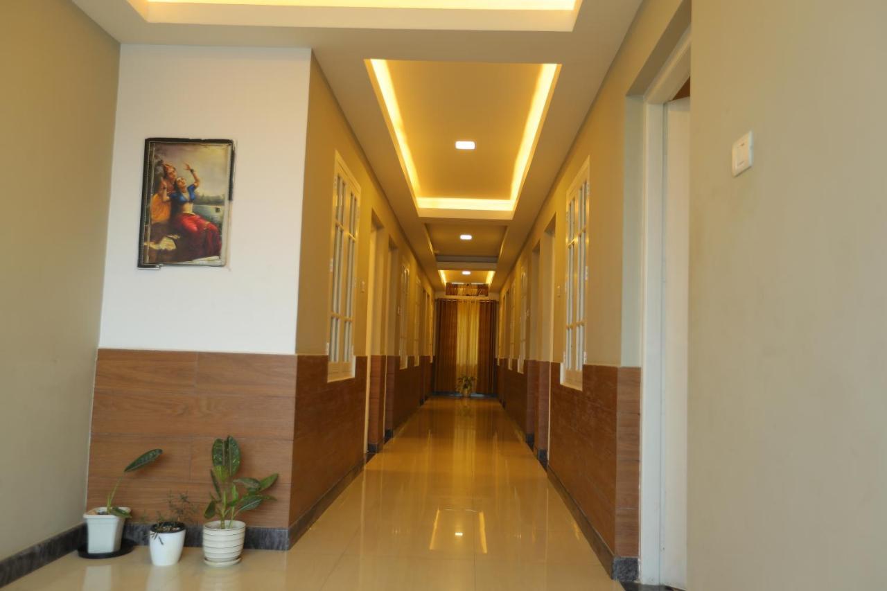 Sapphire Inn 尼杜巴塞莱 外观 照片