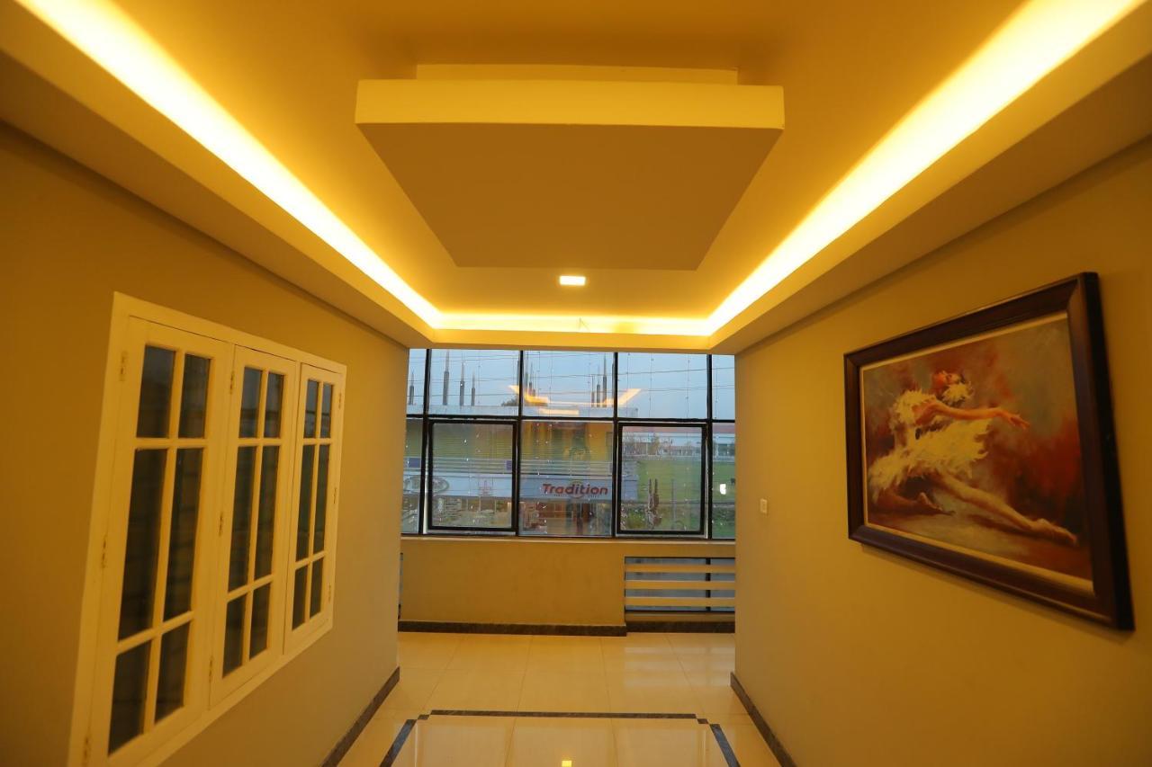 Sapphire Inn 尼杜巴塞莱 外观 照片