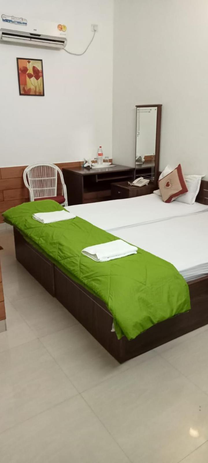 Sapphire Inn 尼杜巴塞莱 外观 照片